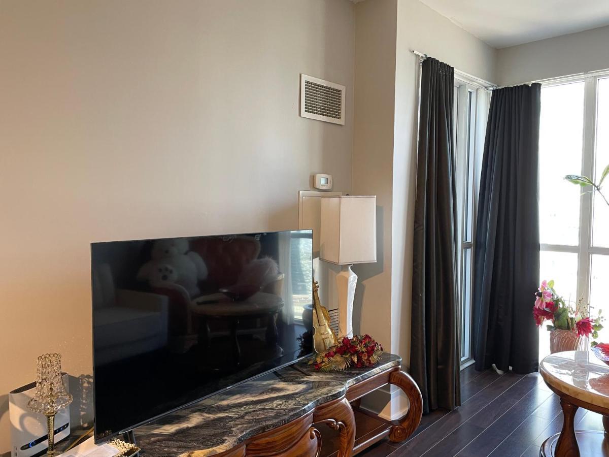 Luxury Condo With Cn Tower View Toronto Exterior photo